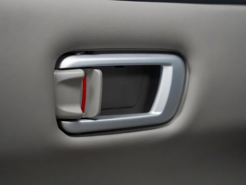 Used 2012 Honda Pilot Touring image 16