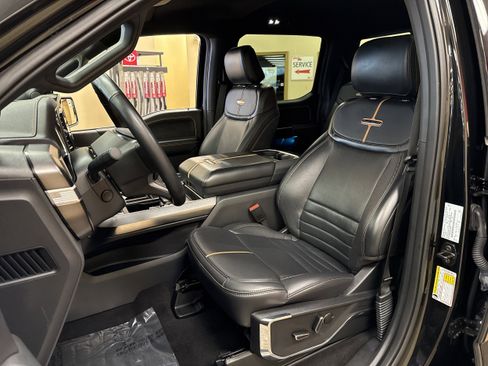 Used 2023 Ford F150 Platinum image 6