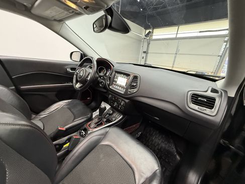 Used 2018 Jeep Compass Trailhawk w/ Safety & Security Group image 24
