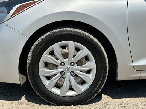 Used 2022 Hyundai Accent SE FWD image 24