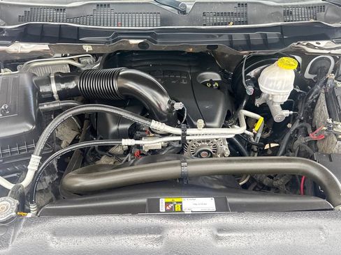 Used 2019 RAM 1500 Classic SLT w/ Luxury Group AWD/4WD image 14