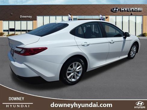 Used 2025 Toyota Camry LE FWD image 5