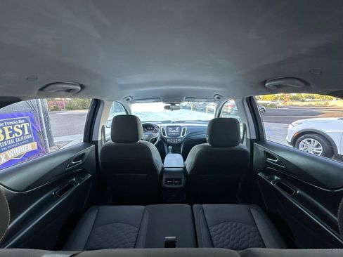 Used 2018 Chevrolet Equinox LT FWD image 17