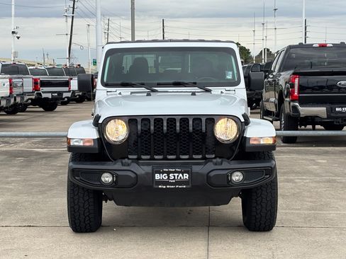 Used 2022 Jeep Gladiator Sport image 10