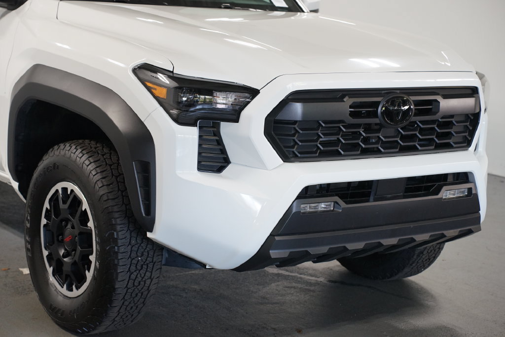 Certified 2026 Toyota Tacoma TRD Off-Road AWD/4WD image 4
