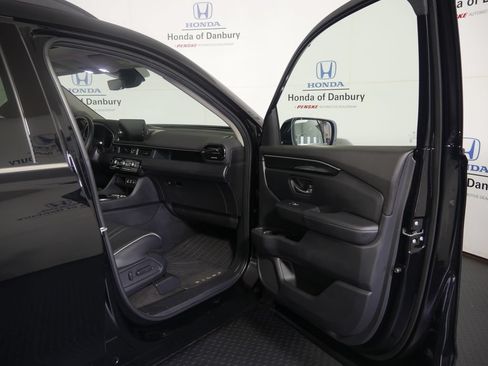 Used 2024 Honda Pilot Elite image 7