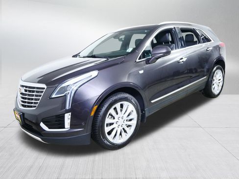Used 2018 Cadillac XT5 Platinum w/ Driver Assist Package AWD/4WD image 3