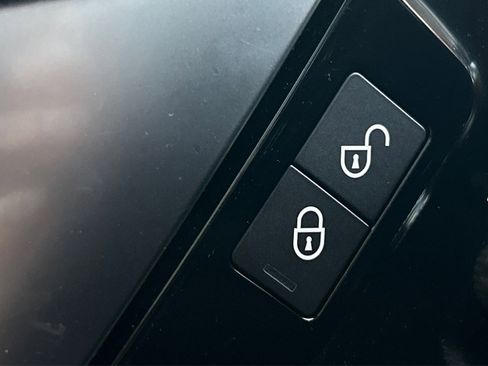 Used 2016 Jaguar F-TYPE S image 37