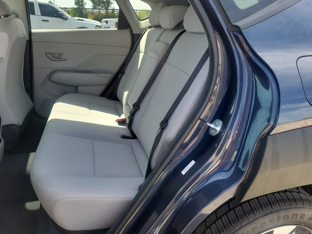 Used 2025 Hyundai Kona SEL FWD image 9