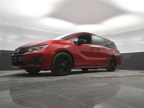 Used 2025 Honda Odyssey Sport-L image 43