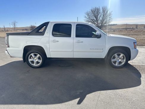 Used 2008 Chevrolet Avalanche LT w/ LT Preferred Equipment Group image 7