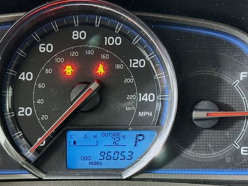 Used 2015 Toyota RAV4 Limited w/ Technology Package image 19