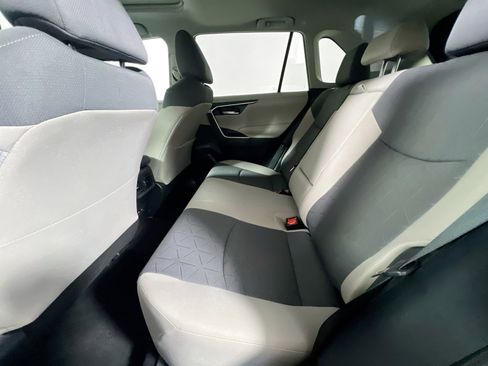 Used 2025 Toyota RAV4 XLE w/ Convenience Package image 29