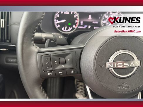 Used 2025 Nissan Pathfinder SV AWD/4WD image 17