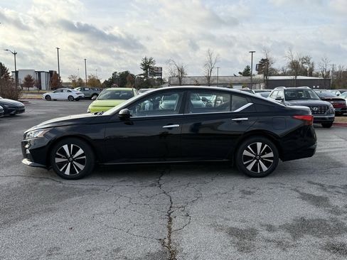 Used 2021 Nissan Altima 2.5 SV image 4