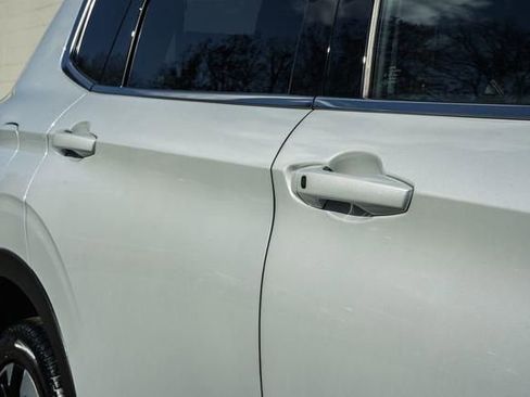 Used 2024 Mitsubishi Outlander SEL image 20