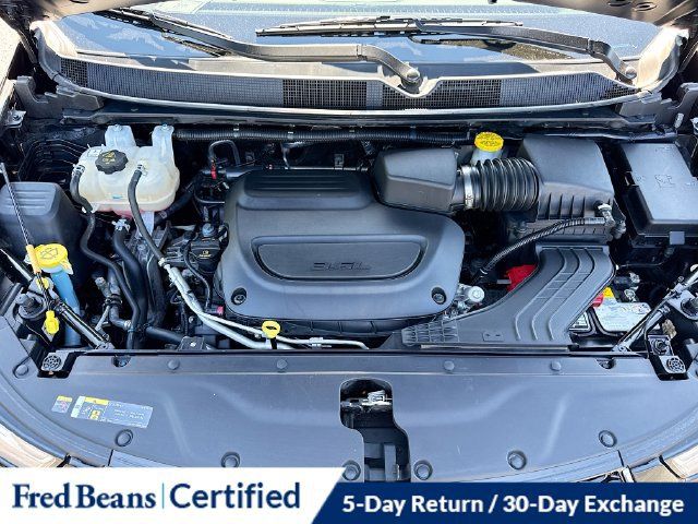Used 2025 Chrysler Pacifica Select FWD image 32