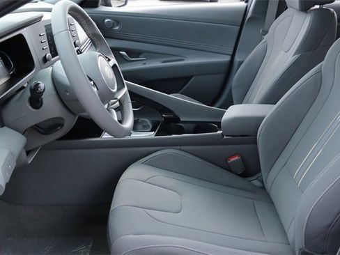 New 2026 Hyundai Elantra SEL Sport image 9