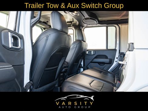 Used 2023 Jeep Wrangler Unlimited Sahara w/ Cold Weather Group image 11