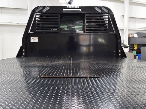 Used 2024 Ford F550 4x4 Crew Cab Super Duty w/ XLT Value Package image 16
