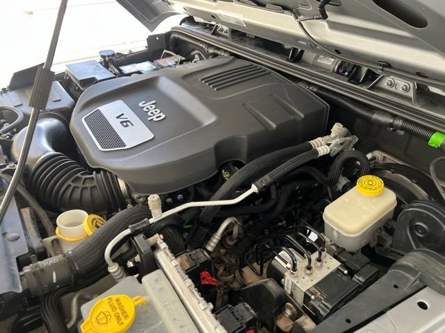 Used 2016 Jeep Wrangler Unlimited Sport AWD/4WD image 28