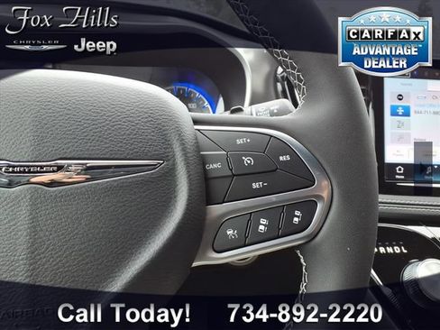 New 2026 Chrysler Pacifica Select AWD/4WD image 19