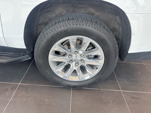 Used 2023 Chevrolet Suburban Premier AWD/4WD image 6