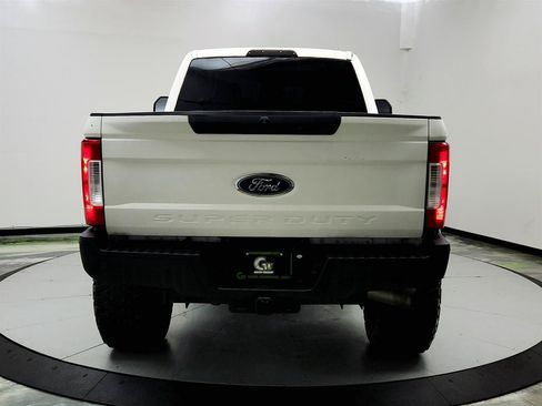 Used 2017 Ford F250 Lariat w/ Lariat Ultimate Package AWD/4WD image 6