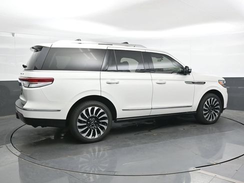 Used 2022 Lincoln Navigator Black Label AWD/4WD image 2