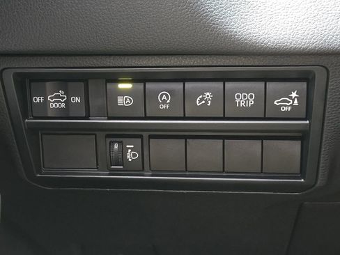 Used 2023 Toyota Tundra Limited image 24