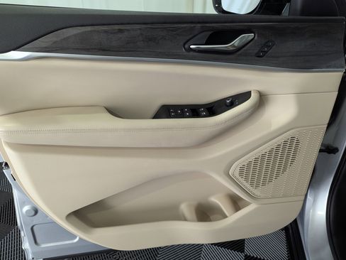 Used 2024 Jeep Grand Cherokee Limited image 16