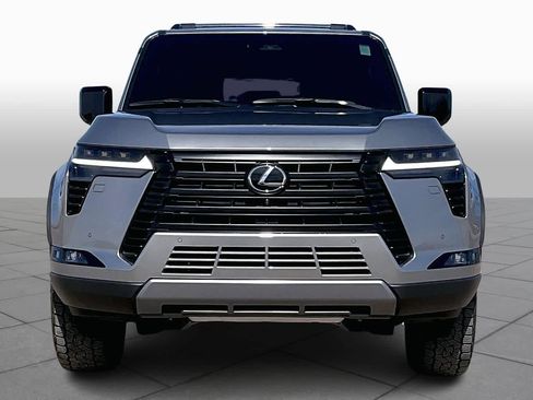 Used 2024 Lexus GX 550 image 4