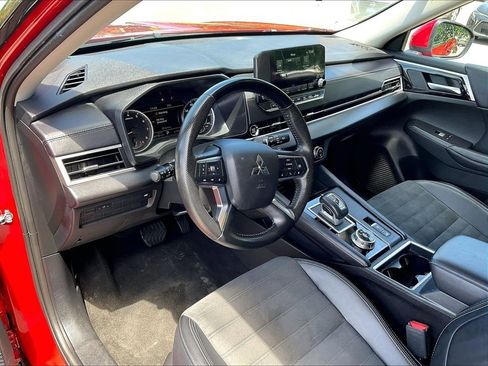 Used 2024 Mitsubishi Outlander SE AWD/4WD image 8