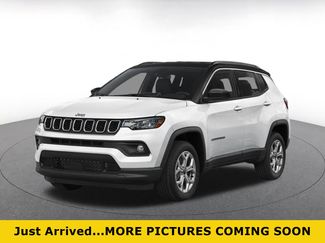 Used 2025 Jeep Compass Latitude AWD/4WD video 1