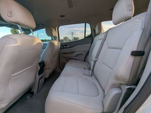 Used 2017 GMC Acadia SLE image 11