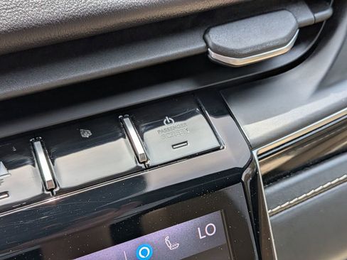 Used 2022 Jeep Grand Cherokee Limited 4xe image 22