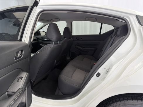 Used 2024 Nissan Altima 2.5 SV AWD/4WD image 13