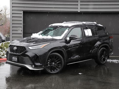 Used 2025 Toyota Highlander XSE AWD/4WD image 1