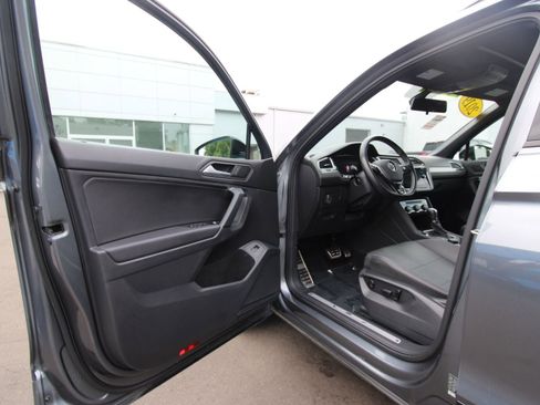 Used 2019 Volkswagen Tiguan SEL Premium R-Line image 9