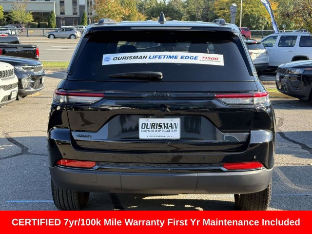 Used 2025 Jeep Grand Cherokee Altitude AWD/4WD image 4