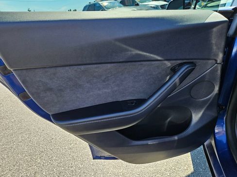 Used 2021 Tesla Model Y Long Range AWD/4WD image 14