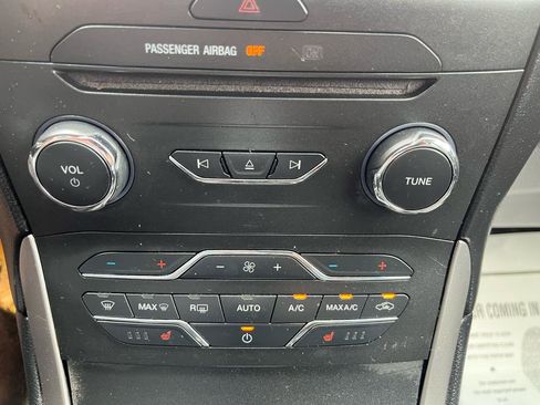Used 2016 Ford Edge SEL w/ Equipment Group 201A AWD/4WD image 20