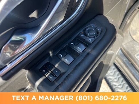 Used 2021 Chevrolet Tahoe Z71 w/ Z71 Signature Package AWD/4WD image 16