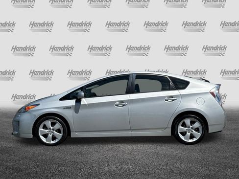 Used 2015 Toyota Prius Five FWD image 8