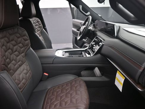 New 2026 Nissan Armada Platinum image 20