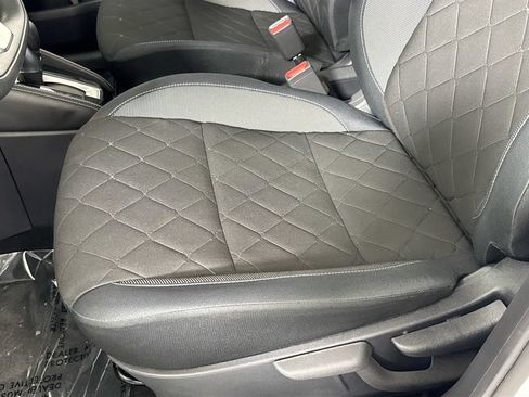 Used 2018 Nissan Kicks SV FWD image 18
