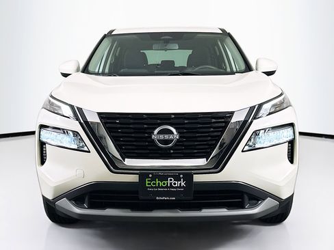 Used 2023 Nissan Rogue SV AWD/4WD image 2