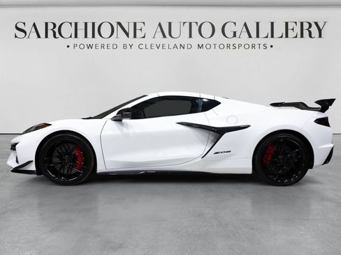 Used 2026 Chevrolet Corvette Z06 w/ Z07 Performance Package RWD image 3