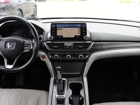 Used 2018 Honda Accord Touring image 14