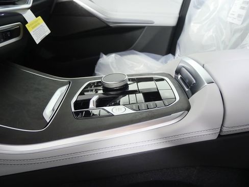 Used 2026 BMW X5 sDrive40i w/ M Sport Package RWD image 22